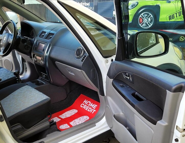 Suzuki SX4 Hatchback 2,0 l 99 kw