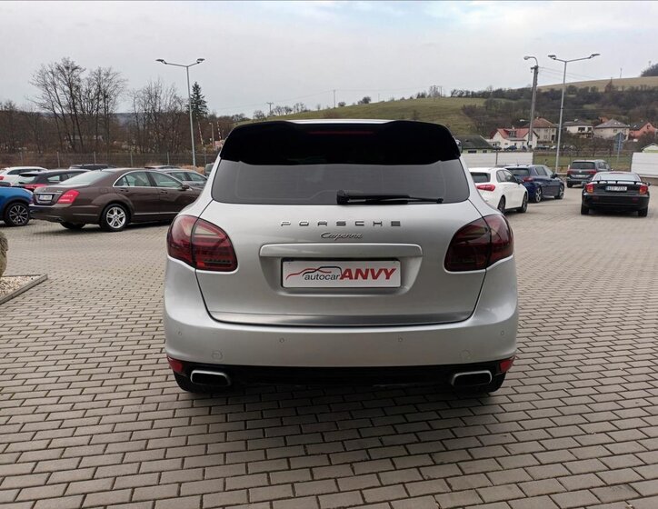 Porsche Cayenne Kombi 3,0 l 180 kw
