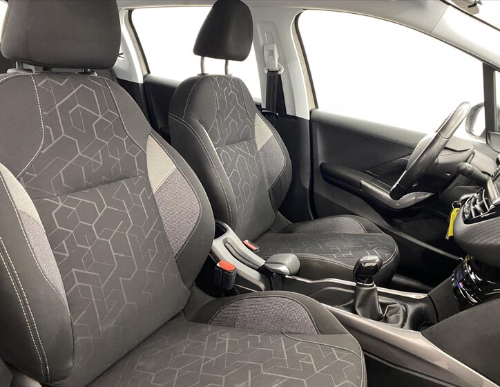 Peugeot 2008 Hatchback 1,2 l 60 kw