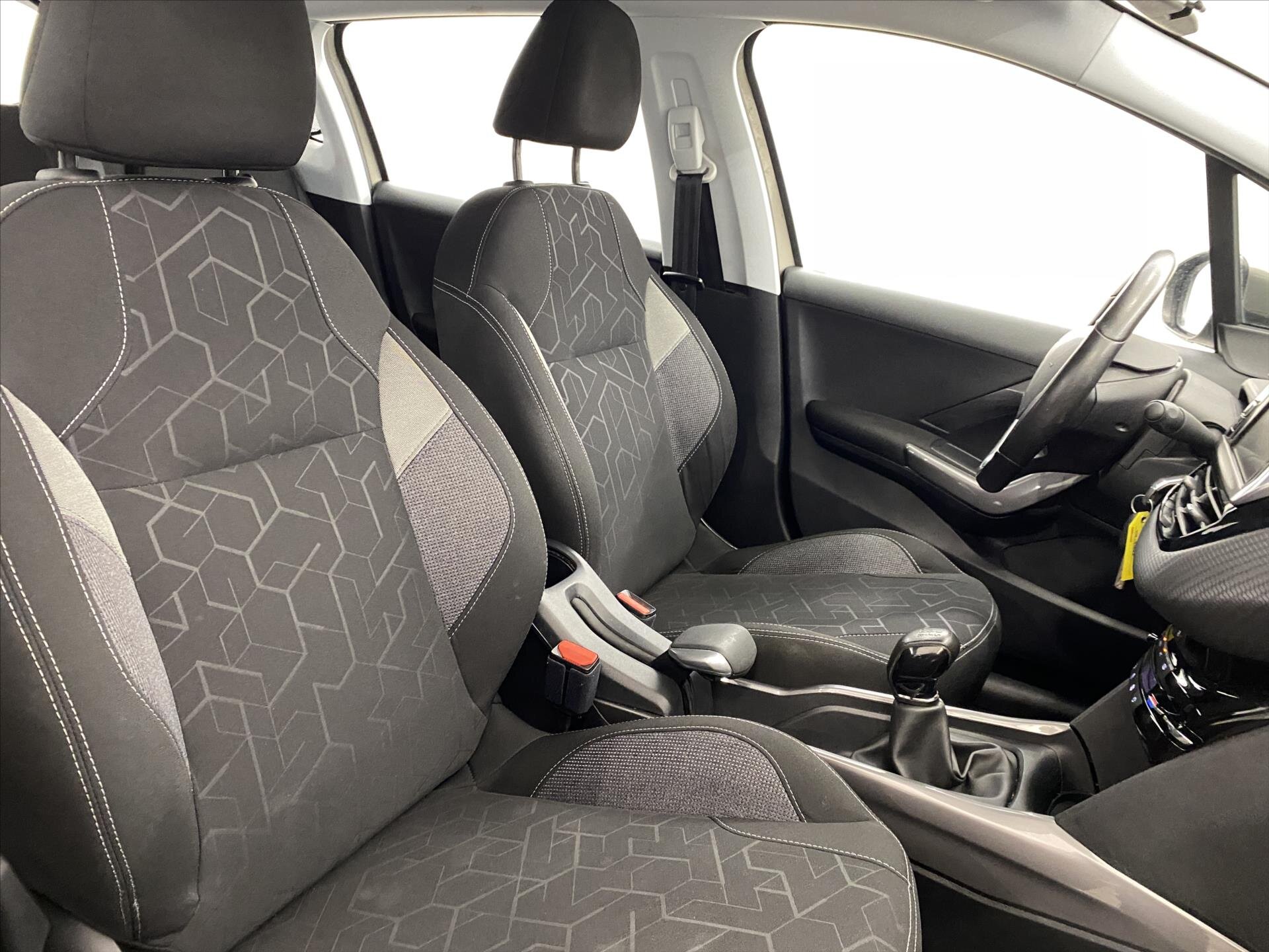 Peugeot 2008 Hatchback 1,2 l 60 kw