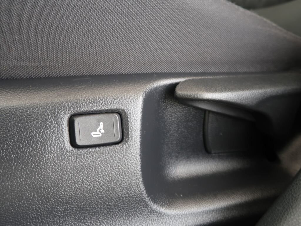 Toyota Corolla Sedan / Limuzína 1,5 l 92 kw