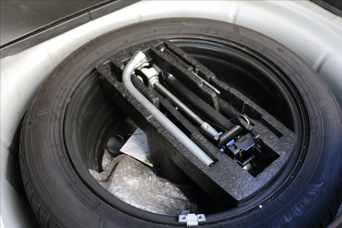 Volkswagen Golf Kombi 1,6 l 77 kw