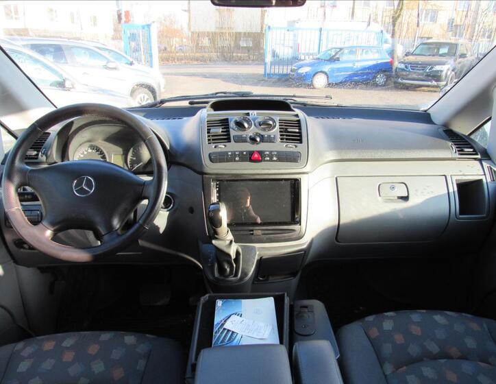 Mercedes-Benz Vito 12