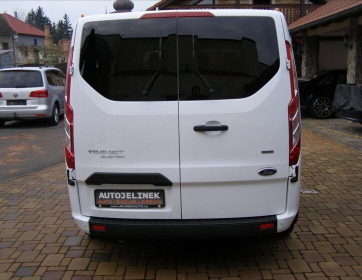 Ford Transit Custom Kombi 2,0 l 77 kw
