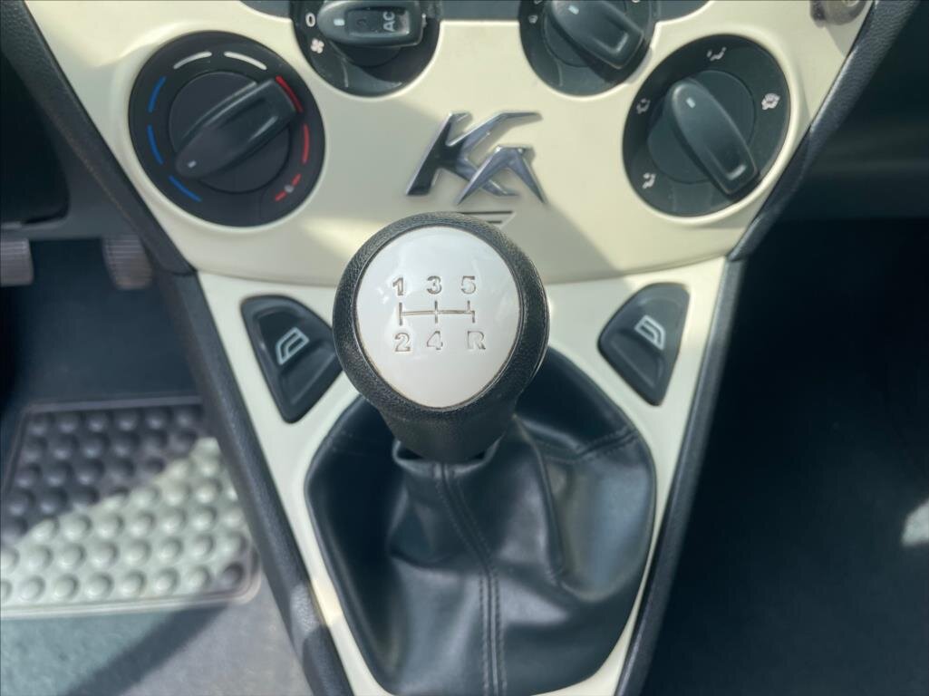 Ford Ka Hatchback 1,2 l 51 kw