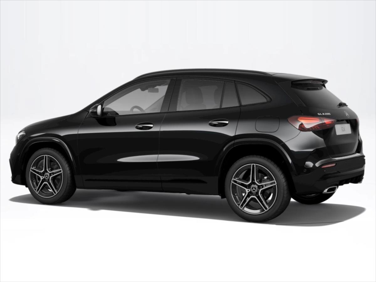 Mercedes-Benz GLA SUV / Terénní 1,3 l 120 kw