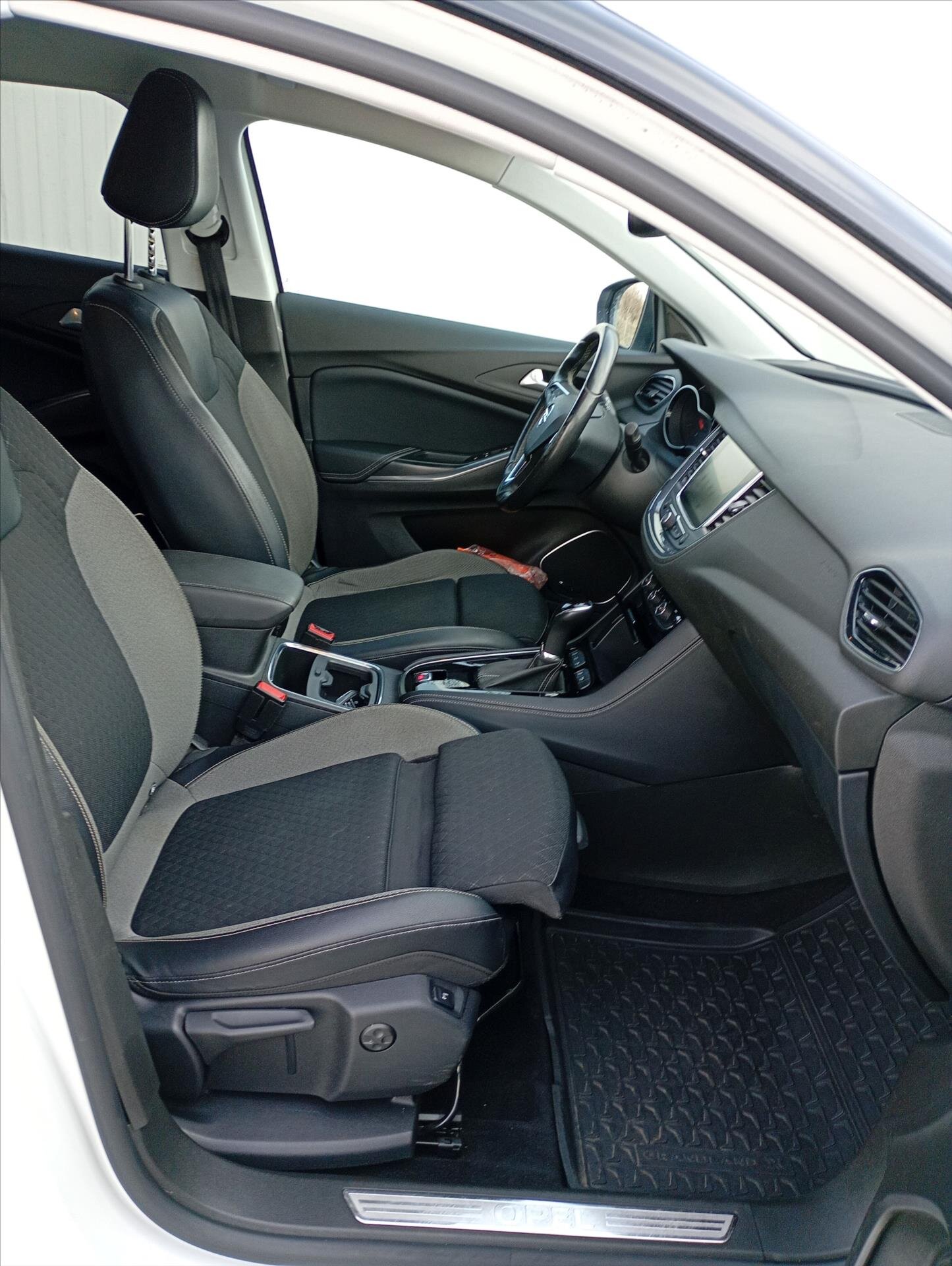 Opel Grandland Ostatní 2,0 l 130 kw