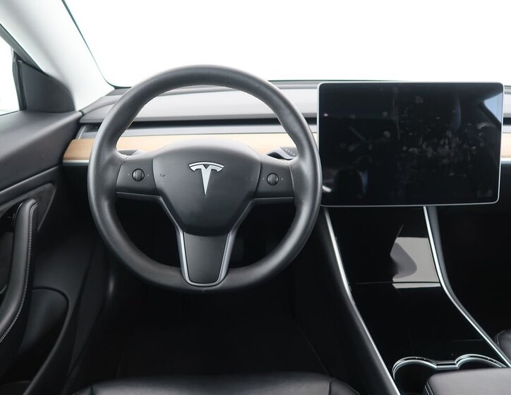 Tesla Model 3 17