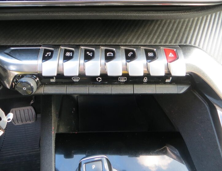 Peugeot 3008 SUV / Terénní 1,5 l 96 kw