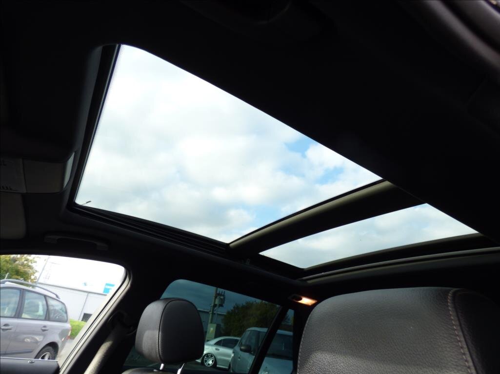 BMW Řada 3 Kombi 3,0 l 180 kw