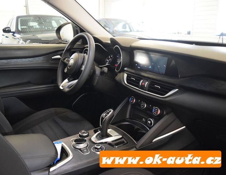 Alfa Romeo Stelvio 32