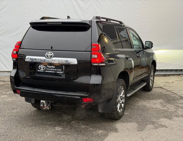 Toyota Land Cruiser 6