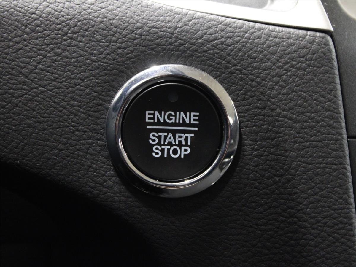 Ford S-MAX MPV 2,0 l 110 kw