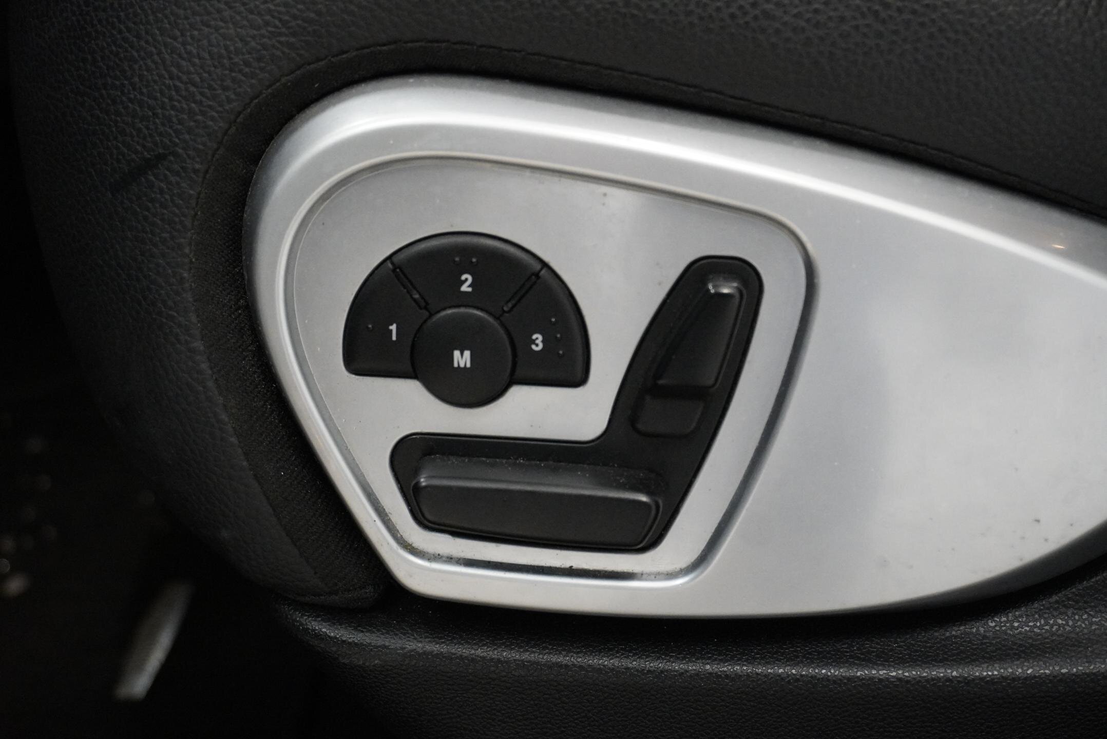 Mercedes-Benz Třídy R SUV 5,0 l 225 kw