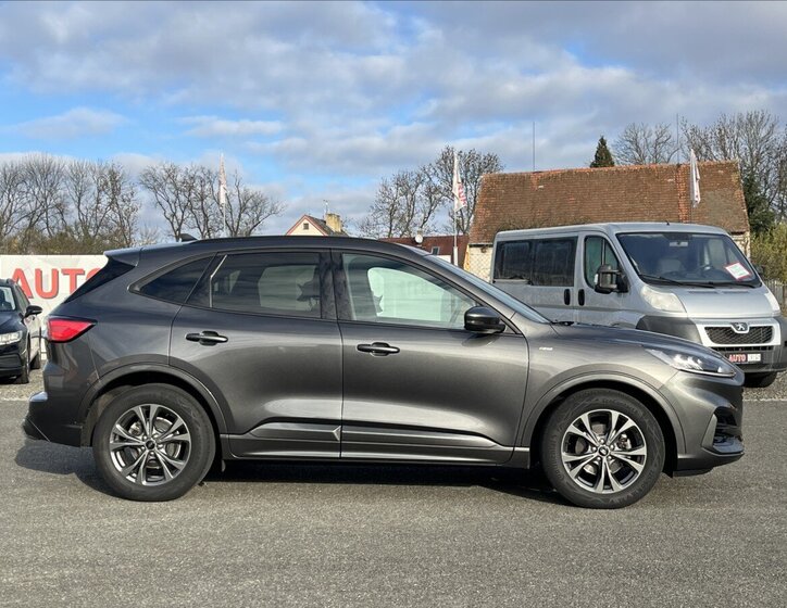 Ford Kuga Kombi 1,5 l 111 kw