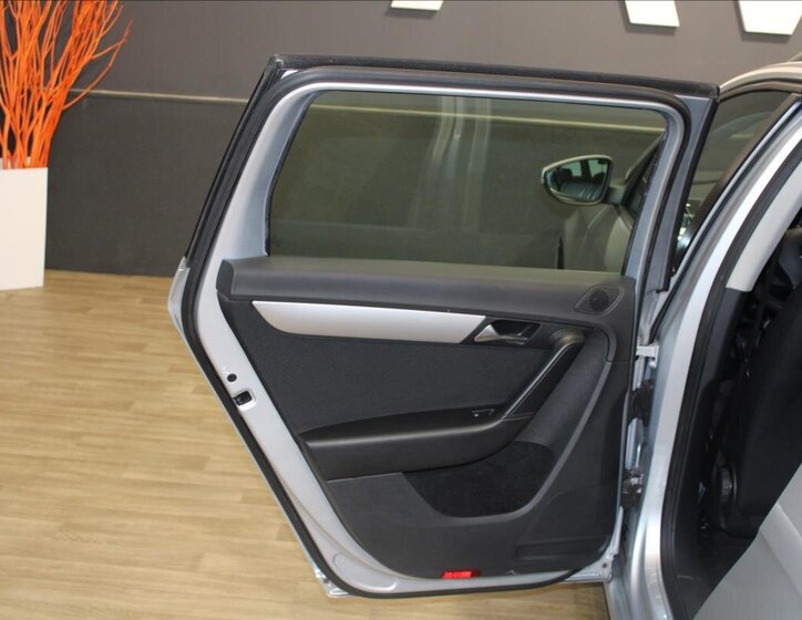 Volkswagen Passat Kombi 2,0 l 103 kw