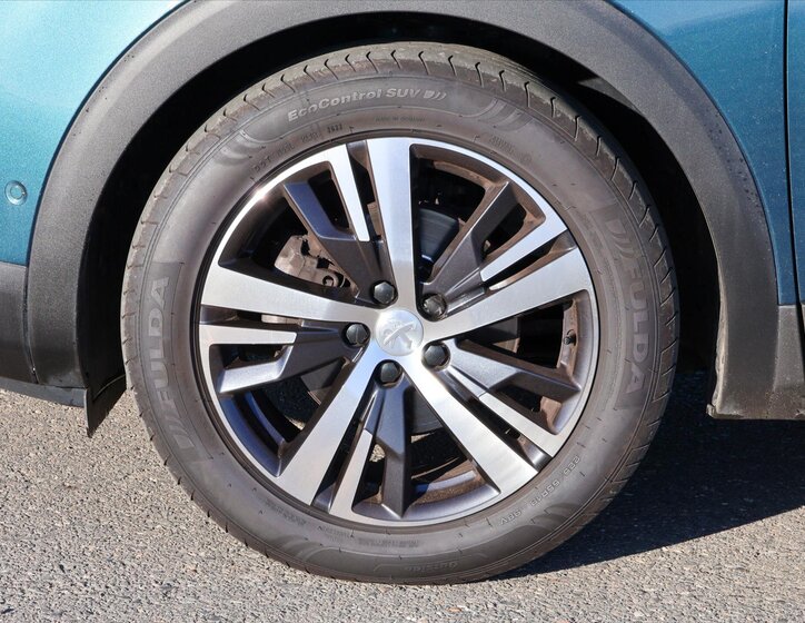 Peugeot 5008 SUV 1,6 l 133 kw