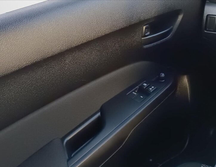 Suzuki Vitara SUV / Terénní 1,4 l 95 kw