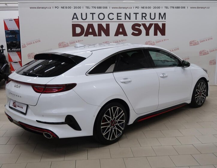 KIA ProCeed Kombi 1,6 l 150 kw