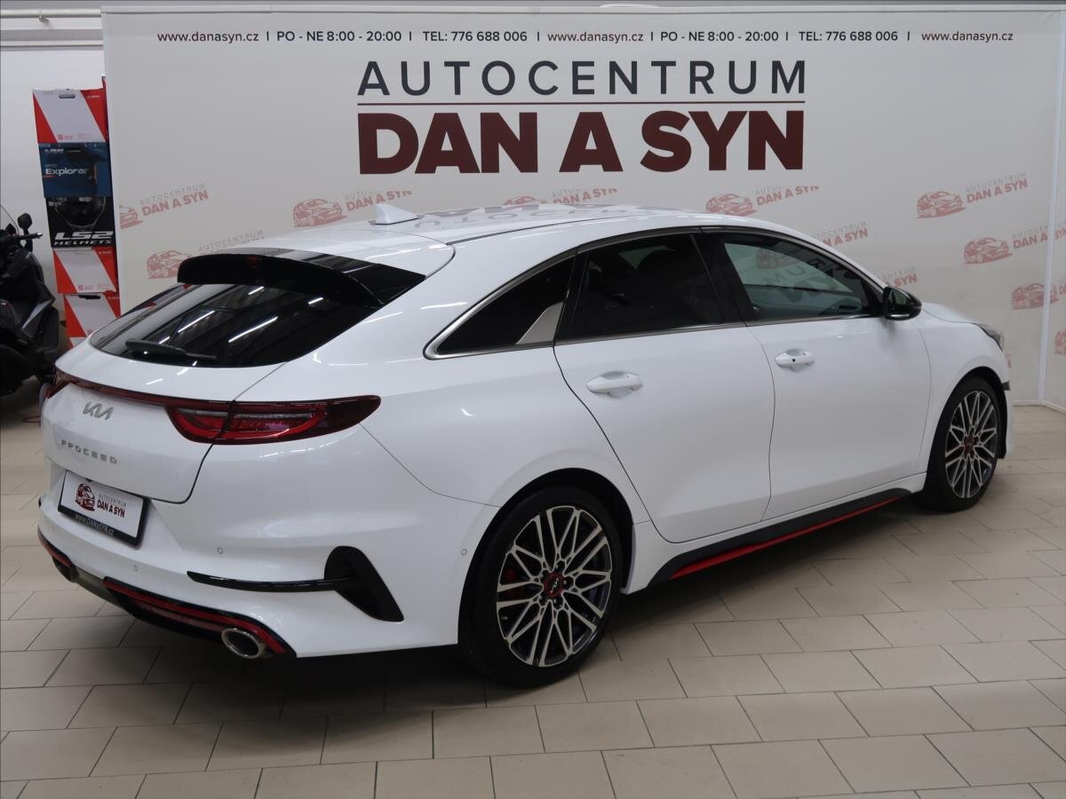 KIA ProCeed Kombi 1,6 l 150 kw