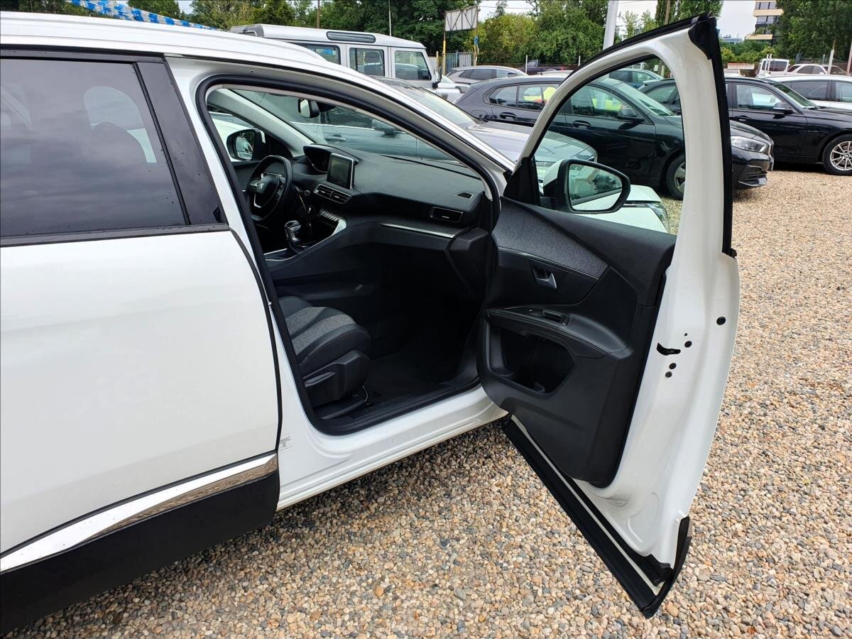 Peugeot 5008 SUV 2,0 l 110 kw