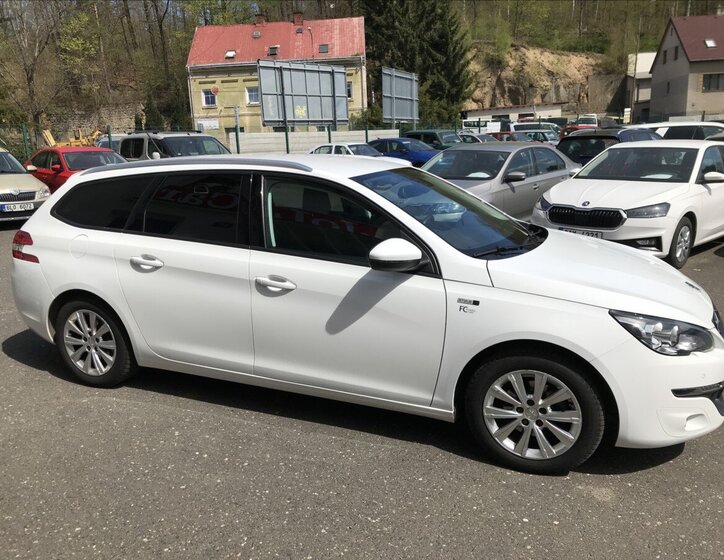 Peugeot 308 Kombi 1,2 l 81 kw