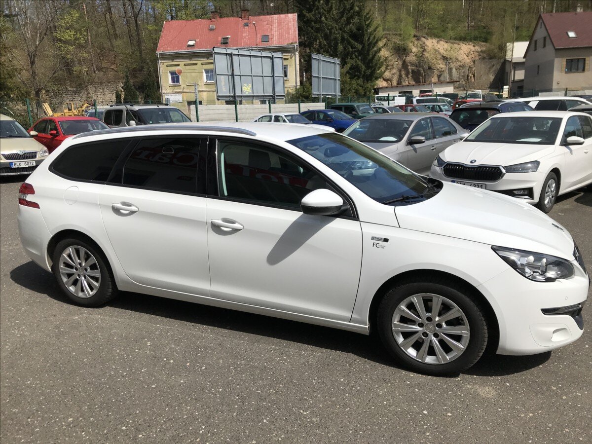 Peugeot 308 Kombi 1,2 l 81 kw