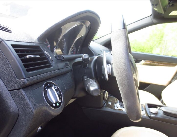 Mercedes-Benz Třídy C Kombi 6,2 l 336 kw