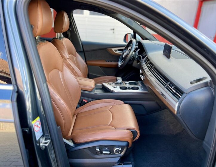 Audi SQ7 SUV / Terénní 4,0 l 320 kw