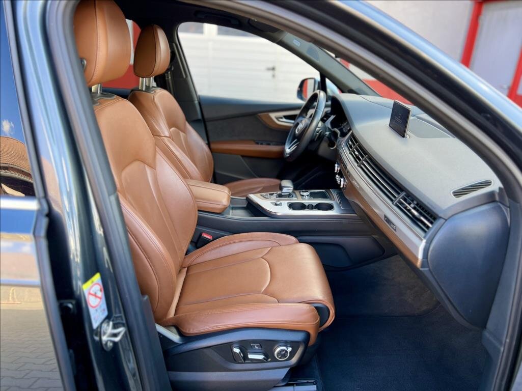 Audi SQ7 SUV / Terénní 4,0 l 320 kw
