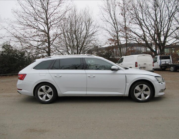 Škoda Superb Kombi 2,0 l 110 kw