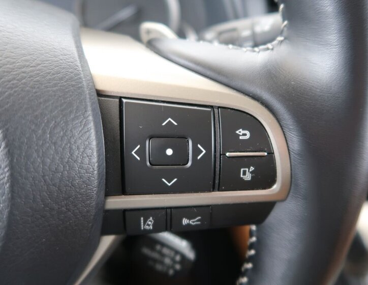 Lexus RX 300 SUV 2,0 l 175 kw