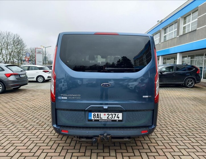 Ford Tourneo Custom MPV 2,0 l 136 kw