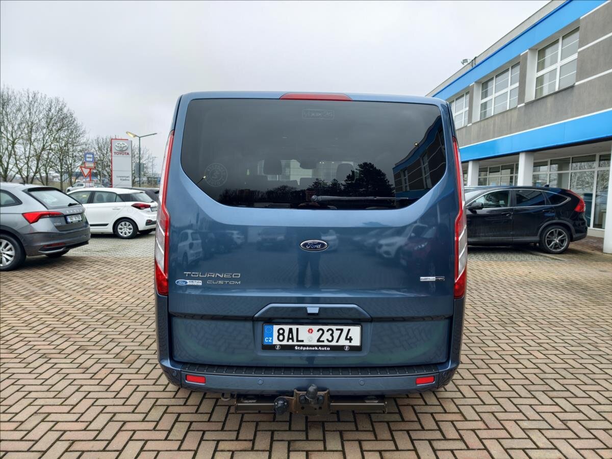 Ford Tourneo Custom MPV 2,0 l 136 kw
