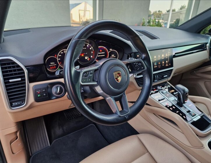 Porsche Cayenne SUV 3,0 l 250 kw