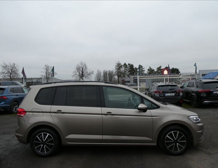 Volkswagen Touran 12