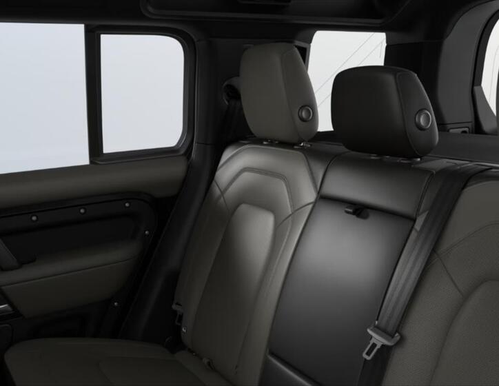 Land Rover Defender 8