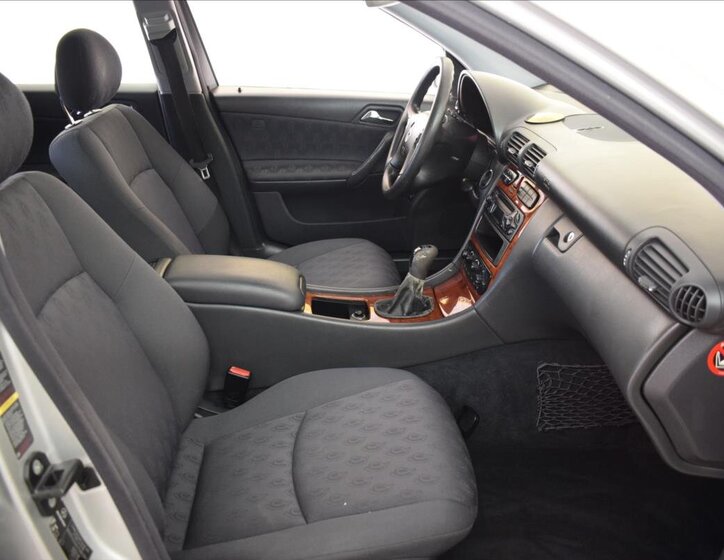 Mercedes-Benz Třídy C Kombi 1,8 l 105 kw