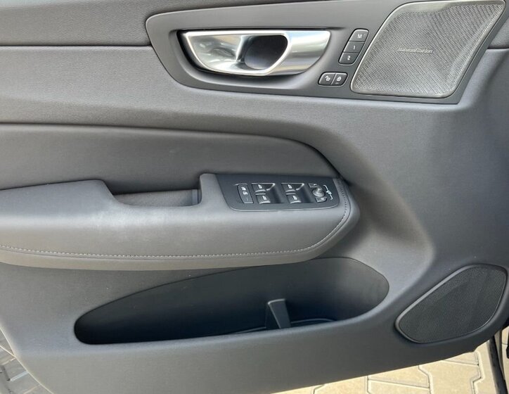 Volvo XC60 SUV / Terénní 2,0 l 0