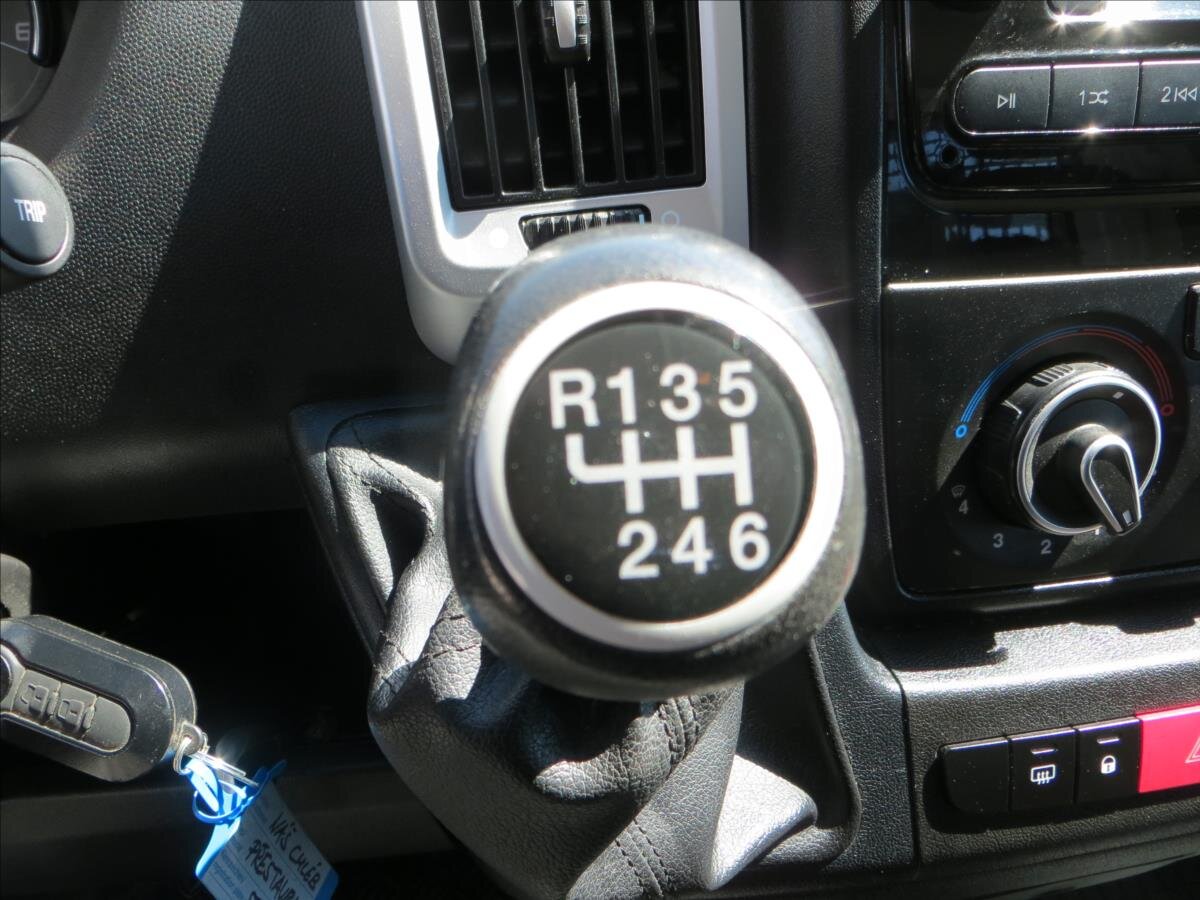 Peugeot Boxer Valník 2,2 l 121 kw