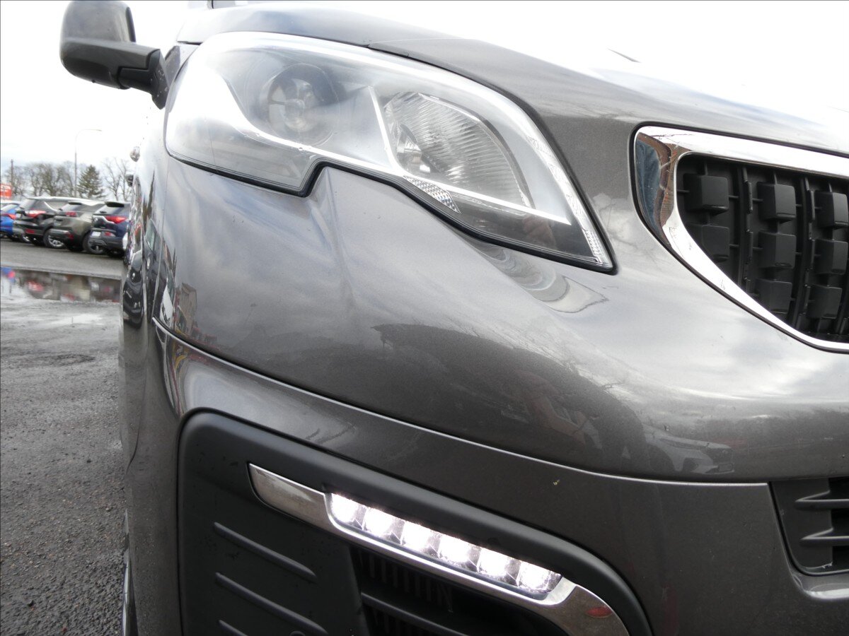 Peugeot Traveller MPV 2,0 l 130 kw