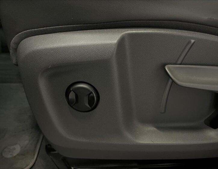 Volkswagen Multivan 38