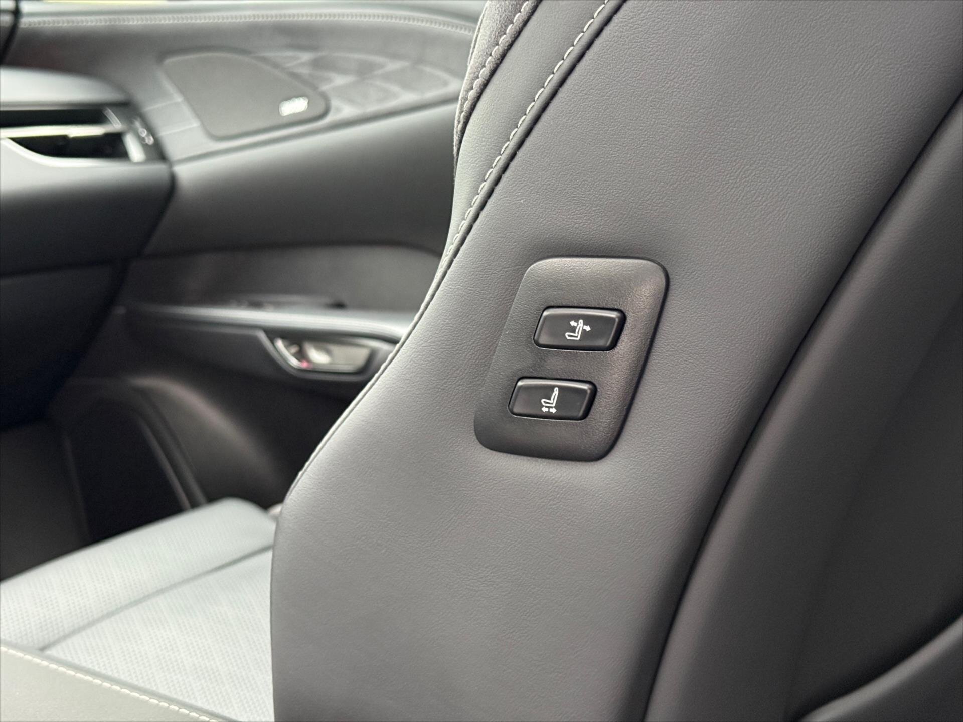 Lexus RX SUV 2,5 l 136 kw