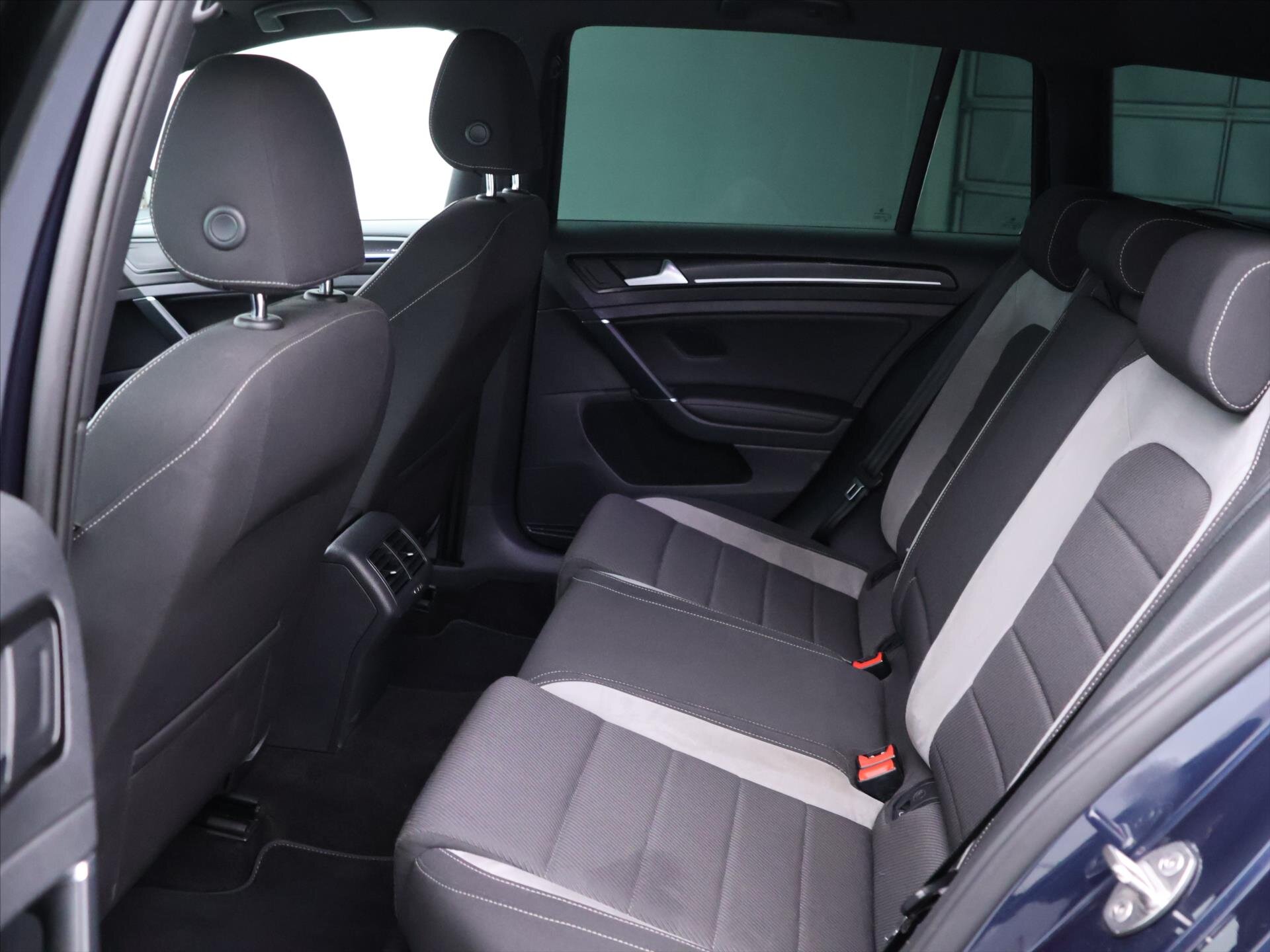 Volkswagen Golf Kombi 2,0 l 221 kw