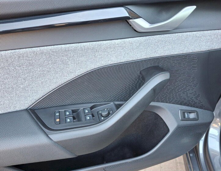 Škoda Octavia Sedan / Limuzína 1,5 l 110 kw