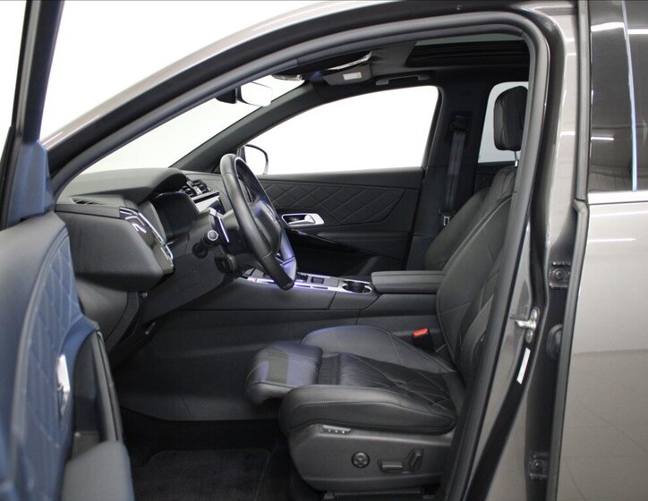 DS Automobiles DS7 Crossback SUV / Terénní 1,6 l 221 kw