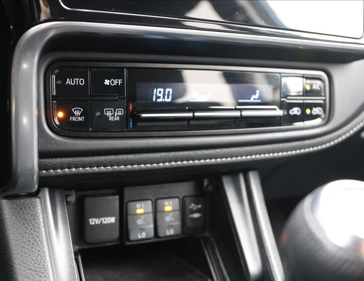 Toyota Auris Kombi 1,6 l 97 kw