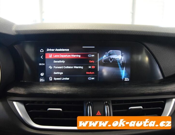 Alfa Romeo Stelvio 44