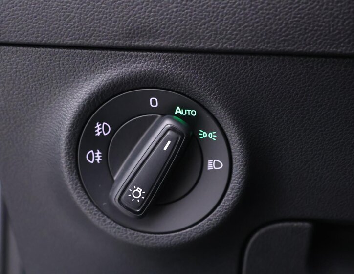 Škoda Karoq SUV / Terénní 1,5 l 110 kw