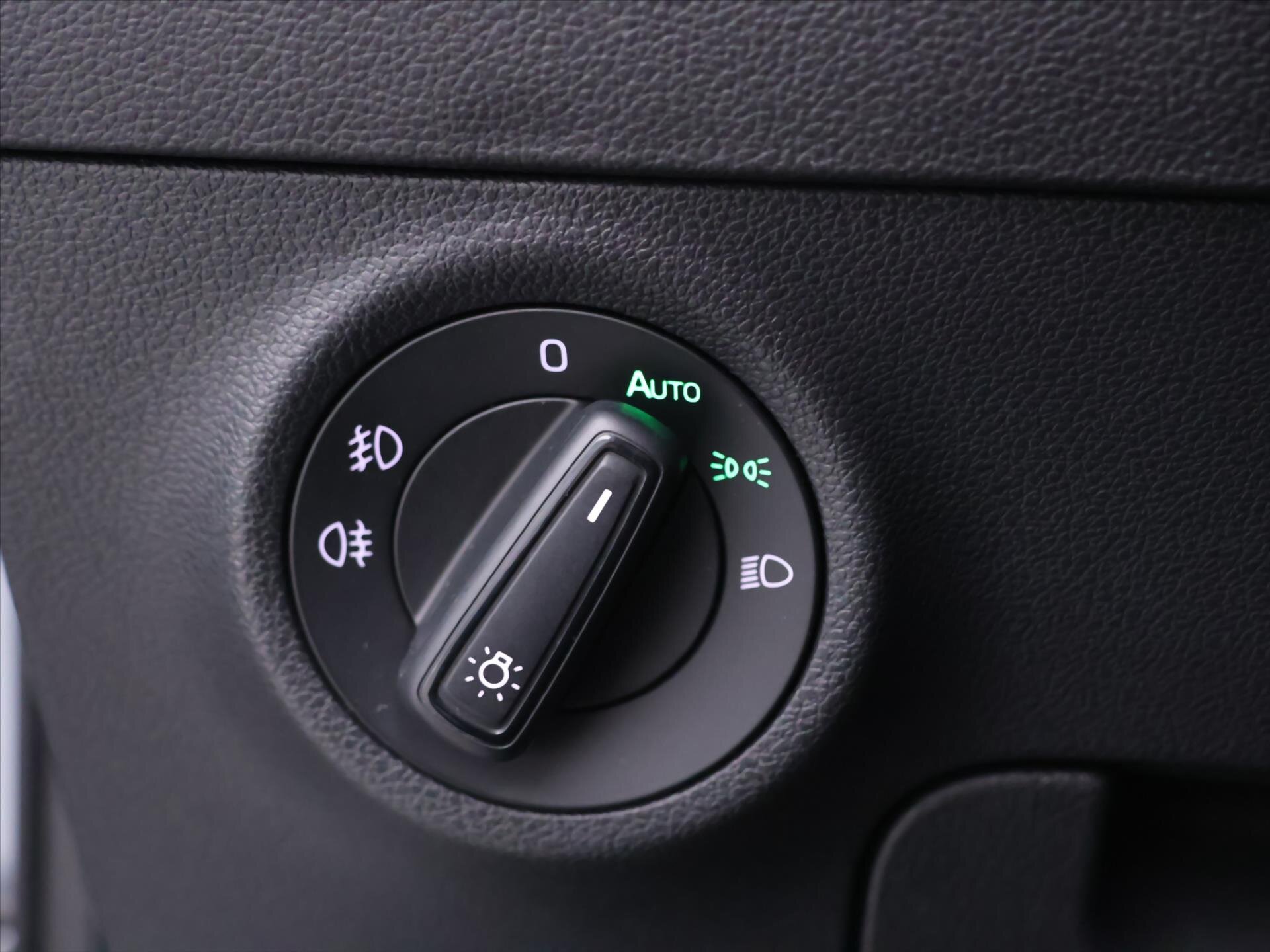 Škoda Karoq SUV / Terénní 1,5 l 110 kw